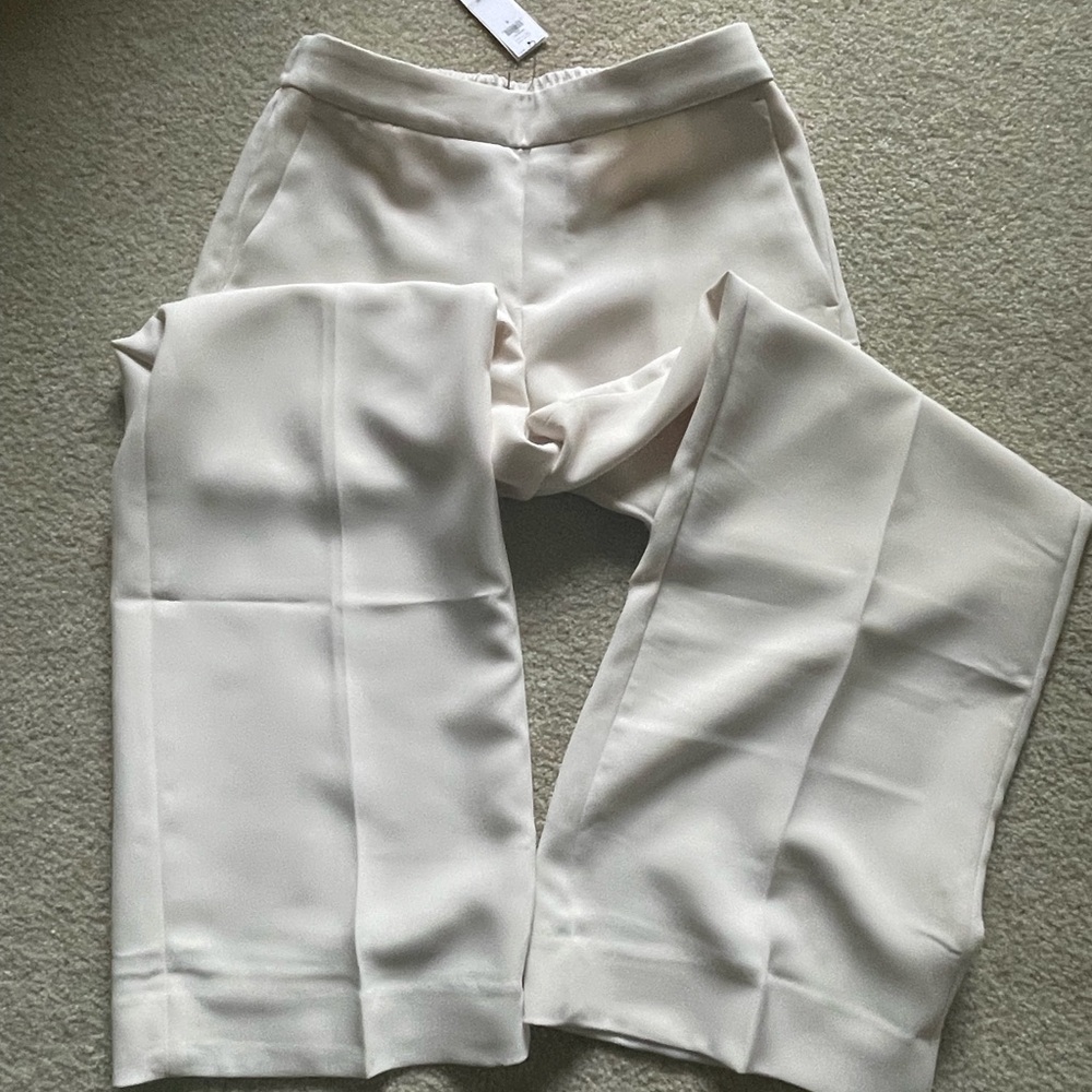 Banana Republic Factory Cream Wide-Leg Pants High-Waisted NWT - Picture 2 of 5